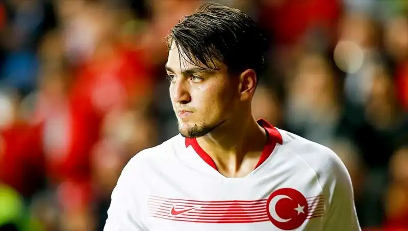 Beşiktaş'tan Taze Transfer Girişimi: Milli Futbolcunun Yanıtı Merak Ediliyor