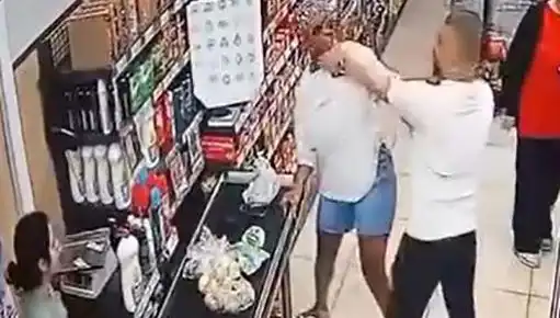 Çocuğunun Gözleri Önünde Kadına Saldırdı: Marketteki Olay Korkuttu