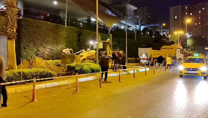 AVM Girişinde Doğalgaz Paniği: Yoğun Kalabalıkta Korku Dolu Anlar