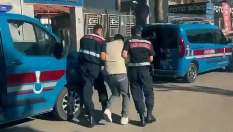 Türkiye Genelinde Büyük Suç Örgütlerine Yönelik Operasyon: 74 Gözaltı!