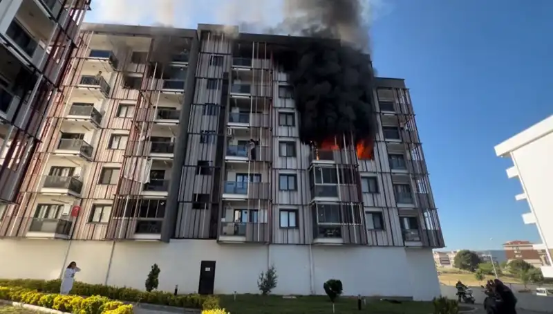 Çanakkale'de Korku Dolu Anlar: Yangın Saldırısı Sabaha Karşı Geldi!