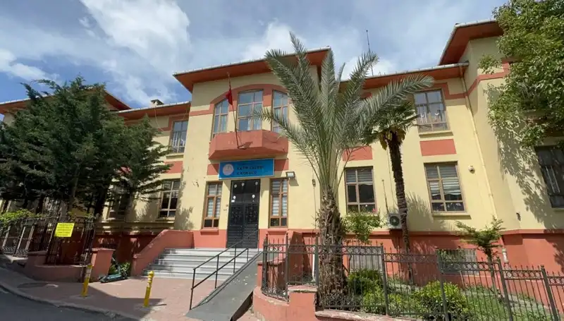 Depremden Zarar Gören 4 Okul, Yeni Riskler Nedeniyle Boşaltıldı