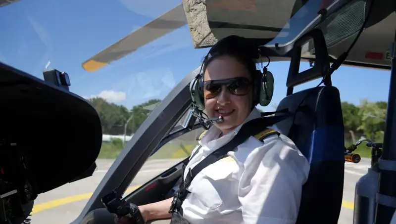 Türkiye’nin İlk Kadın Ambulans Helikopter Pilotu: Yer Çekimine Meydan Okuyan Kahraman
