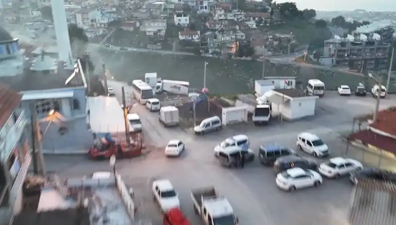 İzmir'de 99 Operasyon Gerçekleşti: 133 Kişi Gözaltına Alındı!