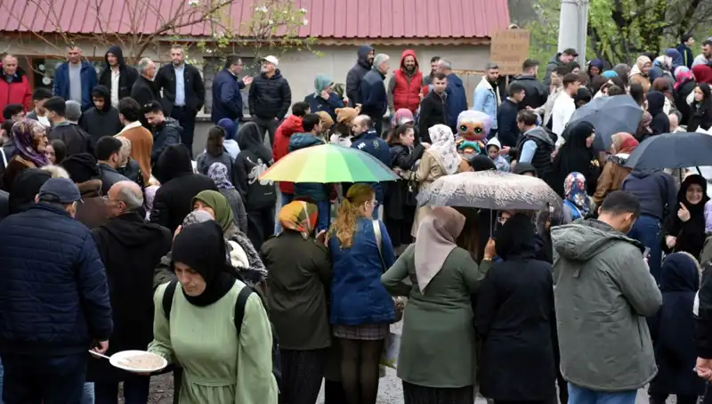 100 Yılın Geleneği: 12 Bin Kişi Bayramda Bir Araya Geldi!