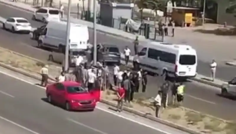 Yolun Karşısına Geçen Yayaya Otomobil Çarptı: Olayın Detayları Neler?