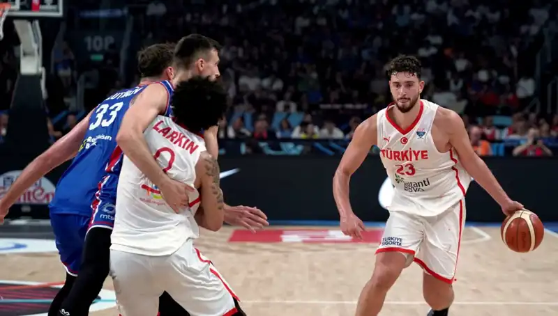 12 Dev Adam, İsveç’i Alt Ederek EuroBasket’te Yarı Finale Yükseldi