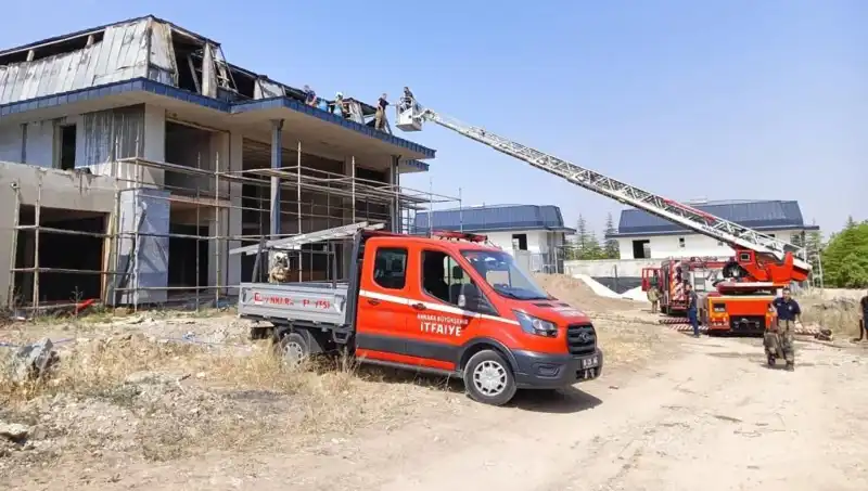 Ankara Gölbaşı'nda Villalar Alev Alev: Yangının Sırrı Ne?