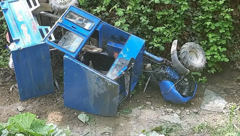 Kontrolden Çıkan Pat Pat Dereye Uçtu: İki Kişi Yaralandı!