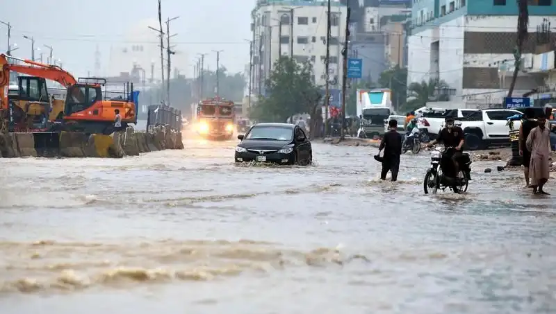 Pakistan'da Muson Yağmurları Felaketi: 785 Can Aldı, Durum Ciddi!