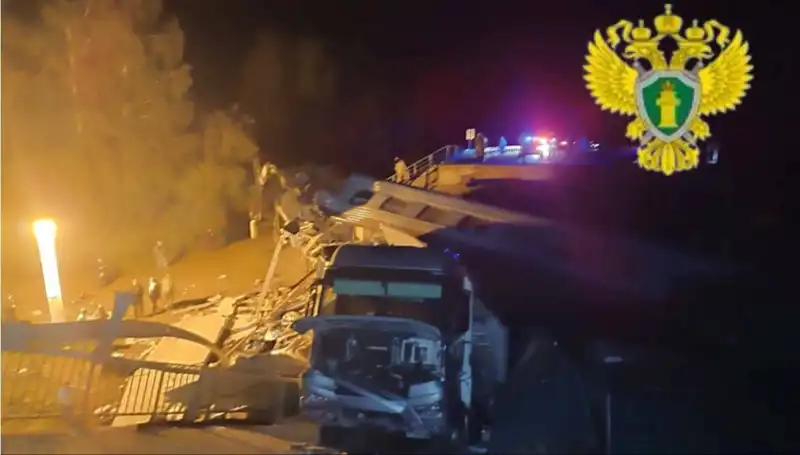 Rusya'da Köprü Çökmeleri ve Raydan Çıkan Trenler: 7 Kişinin Hayatı Kaybedildi