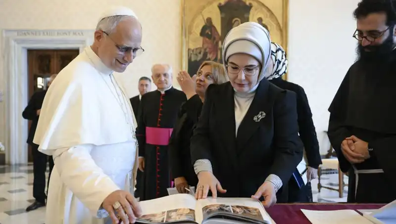 Emine Erdoğan ve Papa Leo’nun Görüşmesi: Gazze’deki Gelişmeler Üzerine Derinlemesine Bir Değerlendirme