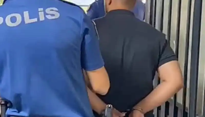 İzmir'de Polis Ekiplerine Saldıran Şahısın Yargı Süreci Başladı