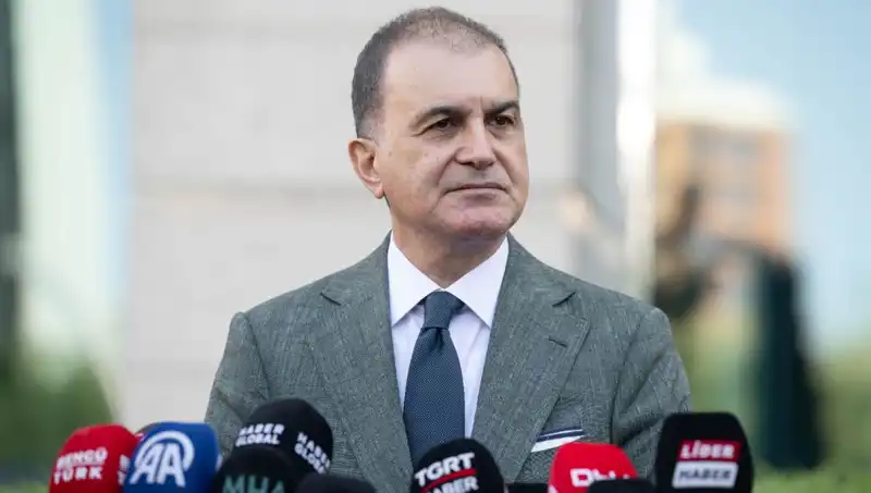 Ömer Çelik’ten Özel’e Sert Tepki: Meşru Demokratik Alanı Tehdit Eden Açıklama Yok Hükmündedir