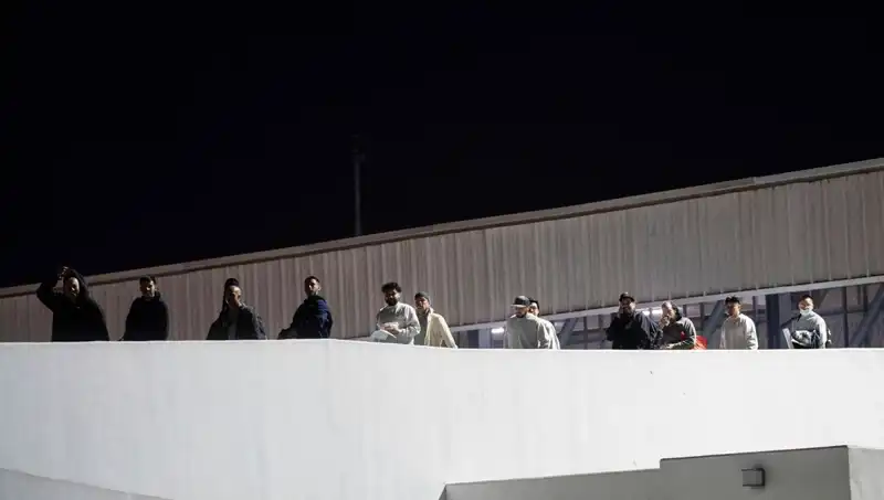 Türkiye'nin İki İlinde Düzensiz Göçmen Operasyonu: Kimler Yakalandı?