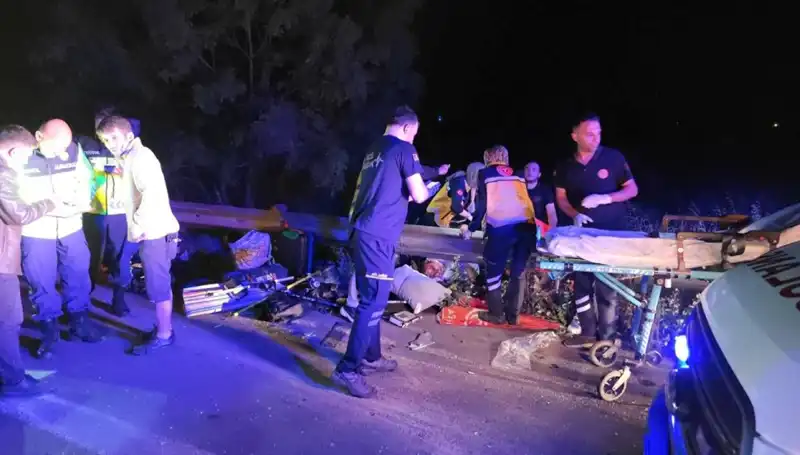 : Minibüs Kazasında Savrulup Yaralanan Yolcuların Dramı: Olayın Ayrıntıları