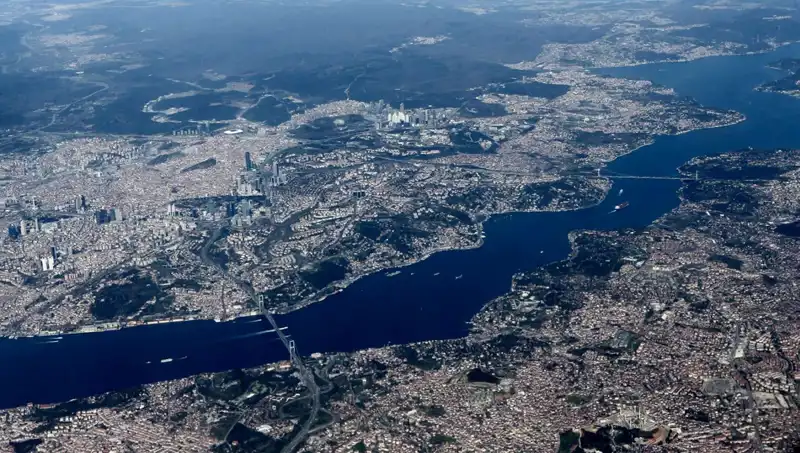 İstanbul'da Bahar Coşkusu: Gökyüzünde Aşk Dolu Halkalar Çiziliyor!