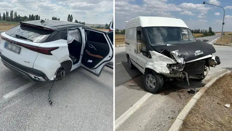 Çorum’da Kafa Kafaya Çarpışan Araçlar Kazası: Yaralılar ve Detaylar