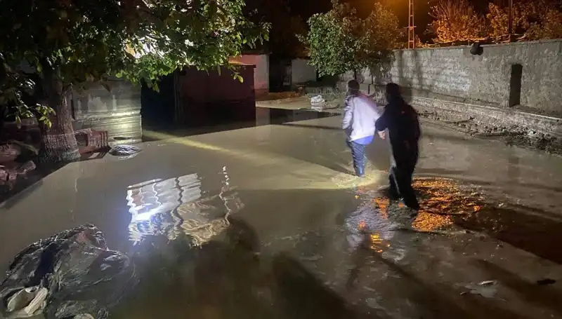 Küçük Bir Yağmur Büyük Felakete Dönüştü: Sel, Hayatları Alt Üst Etti