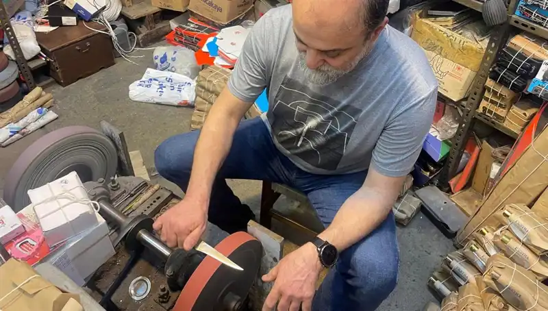 Enginar Bıçakçılarında Hasat Dönemi: El Becerisi ve Geleneksel Yöntemler Öne Çıkıyor