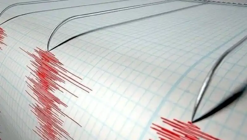 Sındırgı’da Art Arda Gelen Üç Deprem, Halkta Panik Yarattı
