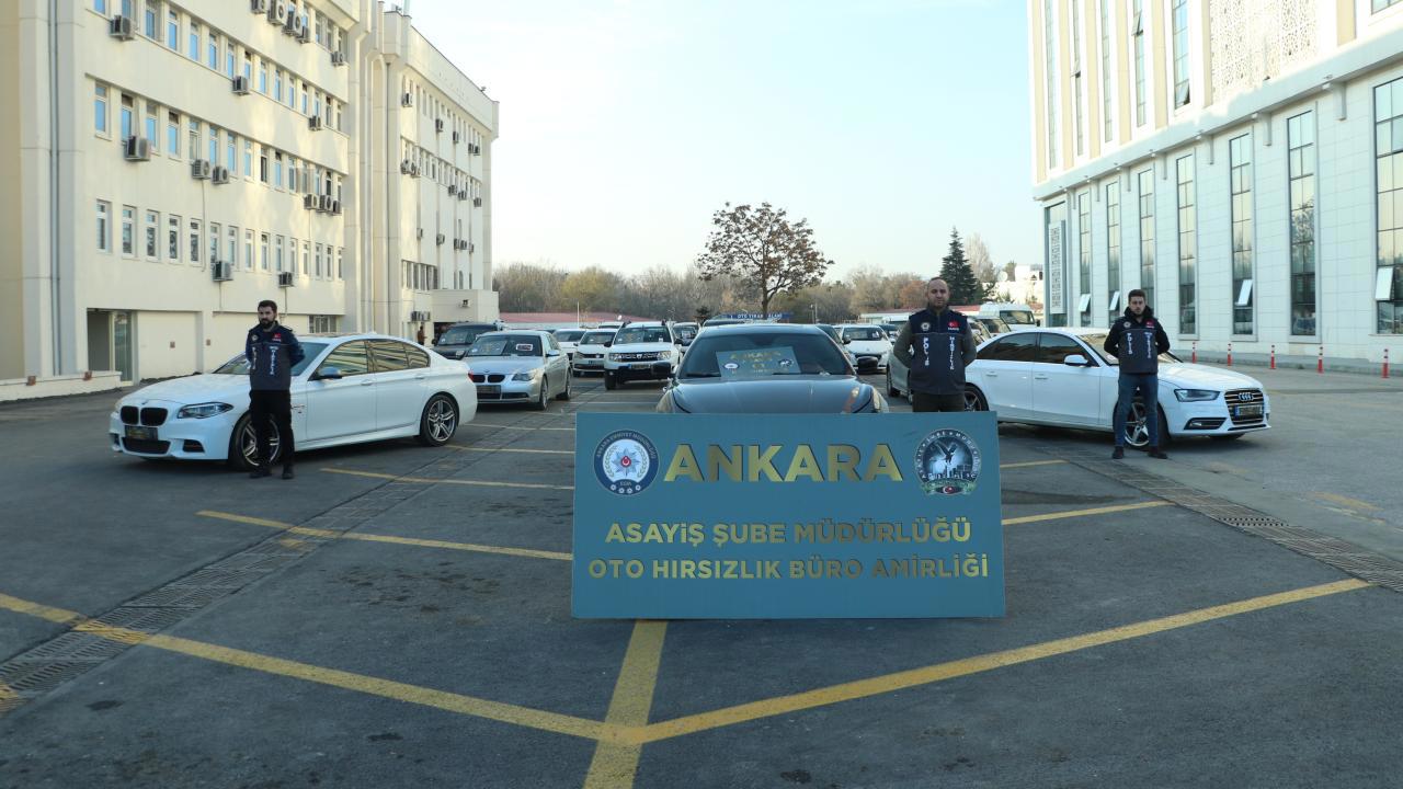 Ankara'da gerçekleştirilen değişim operasyonunda 15 kişi gözaltına alındı.