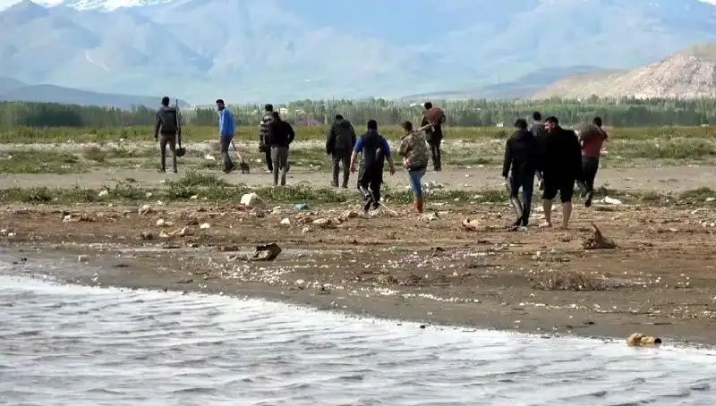 İki Mahalle Arası Mesafe 1 Kilometreye Düştü: Yürüyerek Gidiyorlar!