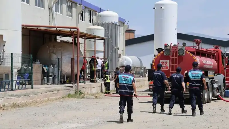 Elazığ'da Gaz Dolum Tesisi Patladı: Yerel Halk Panik İçinde