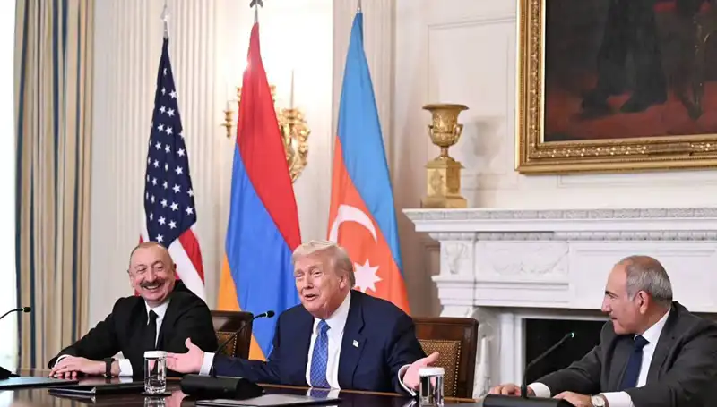 Aliyev, Ermenistan’a Anayasa Değişikliği İçin Acil Çağrı Yaptı
